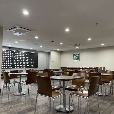 Days Inn By Wyndham Bronx Nyc New York Buitenkant foto