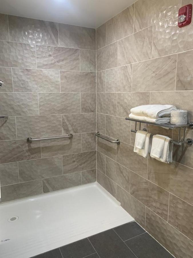 Days Inn By Wyndham Bronx Nyc New York Buitenkant foto