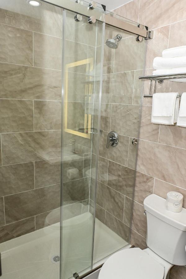 Days Inn By Wyndham Bronx Nyc New York Buitenkant foto